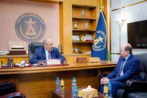 الرئيس الزُبيدي يطّلع على سير العمل بوزارة الخارجية وشؤون المغتربين