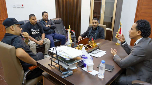  السقاف يلتقي فريق المجلس العزابي لبحث آلية ترتيبات رحلة شباب عدن