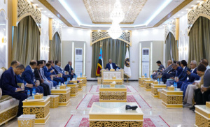 الرئيس الزُبيدي يرأس اجتماعا لاستعراض مصفوفة الحلول العاجلة لوقف التدهور الاقتصادي والخدمي