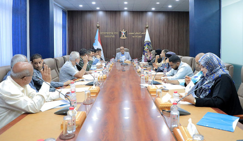  الأمانة العامة بالانتقالي تناقش المشهد السياسي وتقف أمام هيكلة الهيئات المحلية في مديريات الجنوب