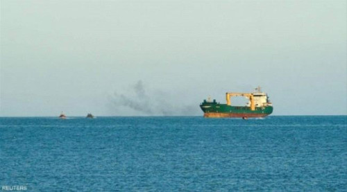 هيئة بحرية بريطانية: سقوط خمسة صواريخ بالقرب من سفينة شمال غربي الحديدة اليمنية
