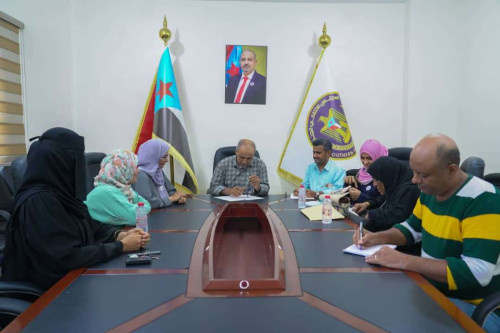 هيئة الإغاثة والأعمال الإنسانية بالانتقالي تناقش الوضع الإنساني في الجنوب وتداعياته