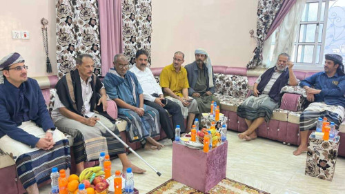 فريق التواصل وتعزيز الوعي السياسي يزور الكاتب والإعلامي بن عويض الجعفري بمحافظة المهرة