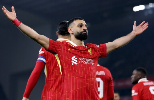 بعد تألق مرموش.. محمد صلاح يصطاد عصفورين بحجر واحد 