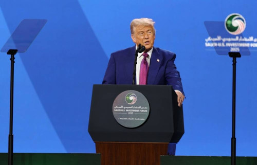 ترامب يعلن رفع العقوبات عن سوريا