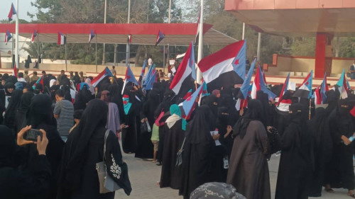 وقفة احتجاجية نسائية ثانية لحرائر الجنوب للتنديد بانهيار الخدمات الأساسية