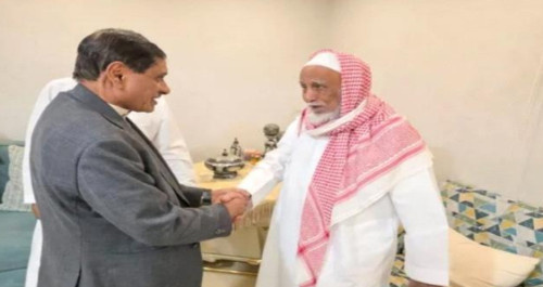 البحسني يزور الجوهي في الرياض للاطمئنان على صحته