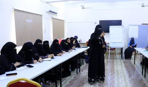 اختتام دورة تدريبية لبناء قدرات المتطوعات في المعلا 