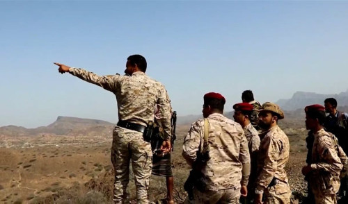 في زيارة ميدانية عيدية.. قائد اللواء الثاني حزم يتفقد المقاتلين الأبطال في جبهة كرش