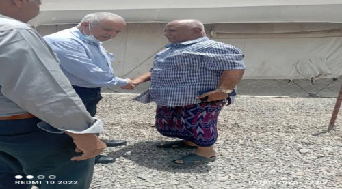 خلال زيارة عيدية.. مدير صحة عدن يتفقد المرافق الصحية في المعلا 