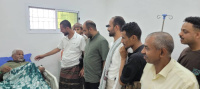 بتوجيهات الرئيس الزُبيدي..  النوبي وقايد  يطمئنان على صحة المناضل مبارك هندي