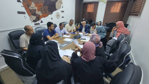 الوكيل الشبحي يترأس اجتماعآ موسعآ مع طاقم قطاع السكان لمناقشة الاستعدادات لانطلاق حملة تعزيز صحة الأم والوليد