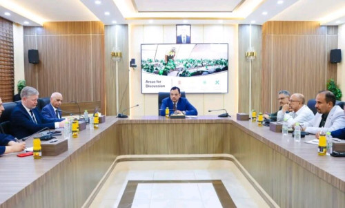 الوزير السقطري يبحث مع وفد من البنك الدولي مشاريع الزراعة والأمن الغذائي في بلادنا