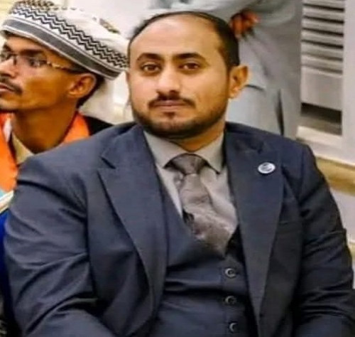 قائد اللواء الأول مشاة يهنئ الشيخ عبد الرحمن جلال شاهر الصبيحي بمناسبة تعيينه أمينًا عامًا للأمانة العامة لهيئة رئاسة المجلس الانتقالي الجنوبي