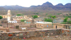 مدير عام مديرية المسيمير يوجه مكتب التجارة والصناعة بالمديرية بضبط الصرف ومراقبة الأسعار 