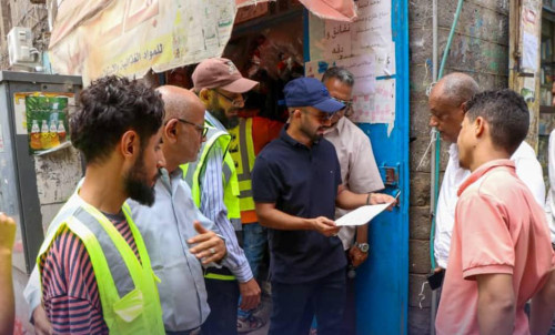 القيادات المحلية للمجلس بمديريات العاصمة عدن تنفذ نزولا ميدانية لضبط ومراقبة الأسعار في الأسواق.