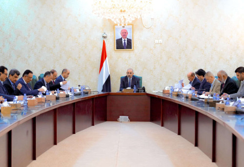 لجنة الموارد تؤكد مواصلة الإصلاحات وتحذّر من محاولات التلاعب بأسعار الصرف