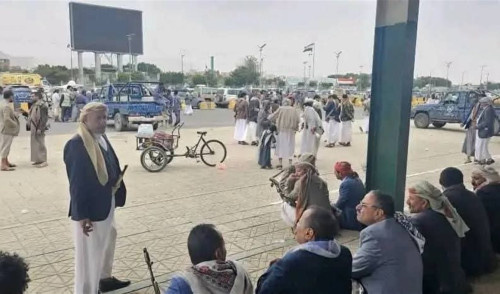 مليشيا الحوثي تعتدي على اعتصام مشايخ خولان في صنعاء وتعتقل عدداً منهم 