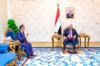 الرئيس الزُبيدي يبحث مع سفير جمهورية ليبيا سُبل تعزيز التعاون الثنائي في المجالات الاقتصادية والتنموية