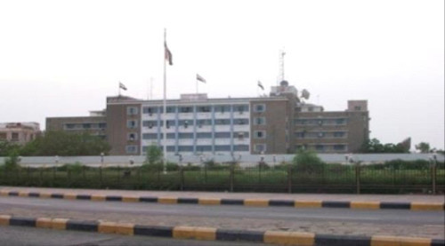 موظفو قناة عدن يطالبون بعودتها إلى مقرها الرسمي بعدن