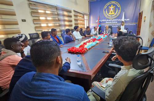 فريق التوجيه والرقابة الرئاسي يعقد لقاءً مع الفرق والمنتديات والملتقيات الطلابية الجامعية بحضرموت