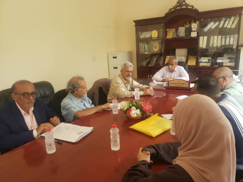فريق التوجيه والرقابة الرئاسي يلتقي رئيس جامعة أبين