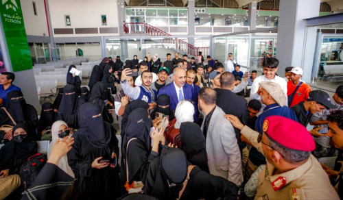 ضمن استراتيجية بناء جيل متسلح بالعلم.. المجلس الانتقالي يبتعث 100 طالب وطالبة للدراسة في الخارج بدعم من دولة الإمارات