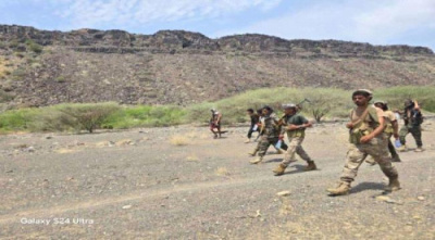 القوات المسلحة الجنوبية تنفذ هجوما على معاقل تنظيم القاعدة الإرهابي بأبين