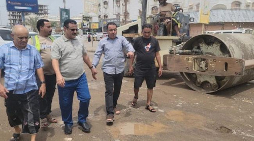 مدير عام المنصورة يدشن مشروع الصيانة الطارئة لشارع كورنيش الفنان المرشدي