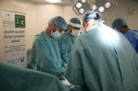 مركز الملك سلمان للإغاثة ينفذ المشروع الطبي التطوعي لجراحة العظام واستبدال المفاصل في محافظة عدن