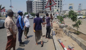 عدن.. تدشين تركيب لوحات إرشادية مرورية في مديرية المنصورة 