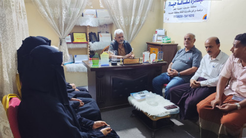 فريق التوجيه والرقابة الرئاسي يطلع على سير عمل مبادرة "ثقافة حياة" بالشحر.