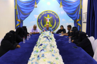 فريق التوجيه والرقابة الرئاسي يلتقي امهات وذوي شهداء الجنوب اللاتي تم الاعتداء على وقفتهن السلمية بالمكلا