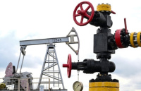 أسعار النفط تعزز مكاسبها