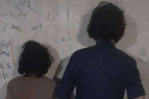 بعملية نوعية .. أمن لودر يطيح بشخصين نفذا تفجير قنبلة في لودر