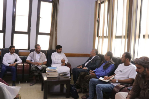 فريق التوجيه والرقابة الرئاسي يزور مركز اللغة المهرية ويشيد بدوره في الحفاظ على الموروث اللغوي