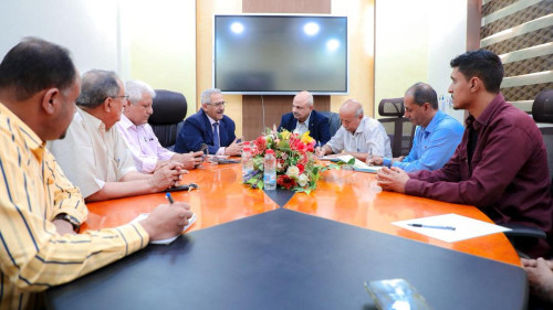 فريق التوجيه والرقابة الرئاسي يزور الهيئة العليا للأدوية بالعاصمة عدن ويطّلع على سير عملها وتحدياتها الميدانية