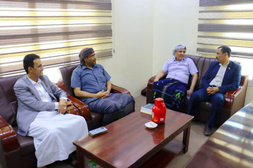 الكثيري يطلع على أوضاع أسر الشهداء والجرحى بمحافظة حضرموت