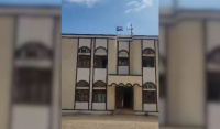 رفع علم الجنوب العربي على مبنى منفذ وجمارك صرفيت الحدودي في محافظة المهرة 