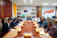 لملس يبحث مع القائم بأعمال السفير الصيني توسيع مجالات الشراكة ودعم المشاريع التنموية بعدن