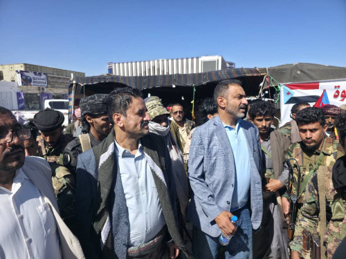 فريق التوجيه والرقابة الرئاسي يطّلع على أوضاع المعتصمين بمدينة عتق