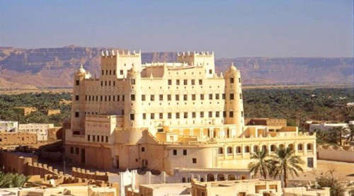 ضبط أخطر عصابة انتحلت صفة القوات الجنوبية لاقتحام منازل ونهب ممتلكات المواطنين في سيئون