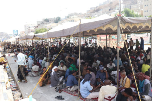 لليوم الثامن على التوالي.. إقبال جماهيري واسع على مخيم الاعتصام المفتوح بمدينة المكلا