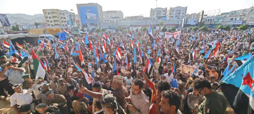 شخصيات عسكرية ووفود من محافظة لحج تشارك في الاعتصام المفتوح بالعاصمة عدن