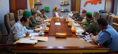 اللجنة الأمنية تستعرض مستجدات الوضع الأمني والعسكري وتعزيز التنسيق في العاصمة عدن والمحافظات المجاورة