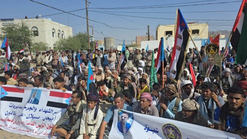 مهرجان جماهيري حاشد في بيحان احتفاءً بانتصارات القوات الجنوبية والمطالبة بإعلان دولة الجنوب