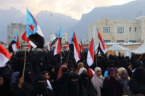 حشد نسائي في ساحة الاعتصام المفتوح بسقطرى للمطالبة بإعلان دولة الجنوب العربي