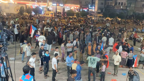 أمسية فنية في ساحة الاعتصام المفتوح بالعاصمة عدن