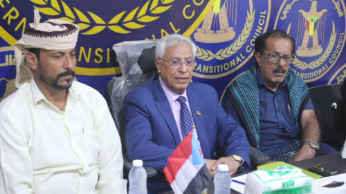 فريق التوجيه والرقابة الرئاسي يعقد اجتماعًا استثنائيًا ويلتقي قيادة السلطة المحلية بالشحر