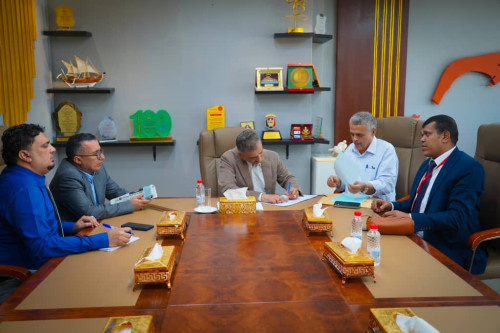 محافظ عدن يوقّع اتفاقية بناء الدور الرابع بكلية طب الأسنان &ndash; جامعة عدن